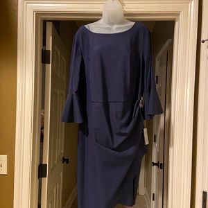 Navy blue dress!  Perfect for a wedding, Church, Date night!